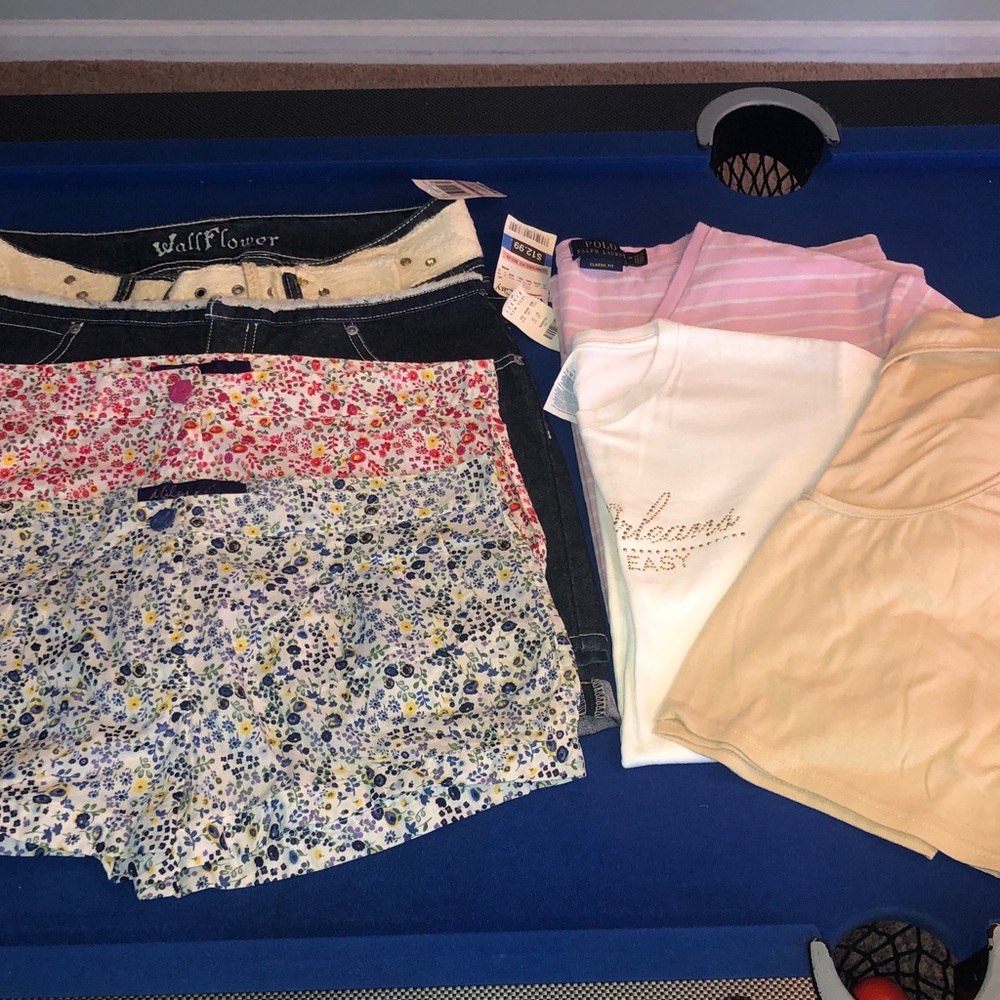 BUNDLED SUMMER-END SALE
7-Pcs Miley Cyrus Shorts, Jeans, Tops & Purse